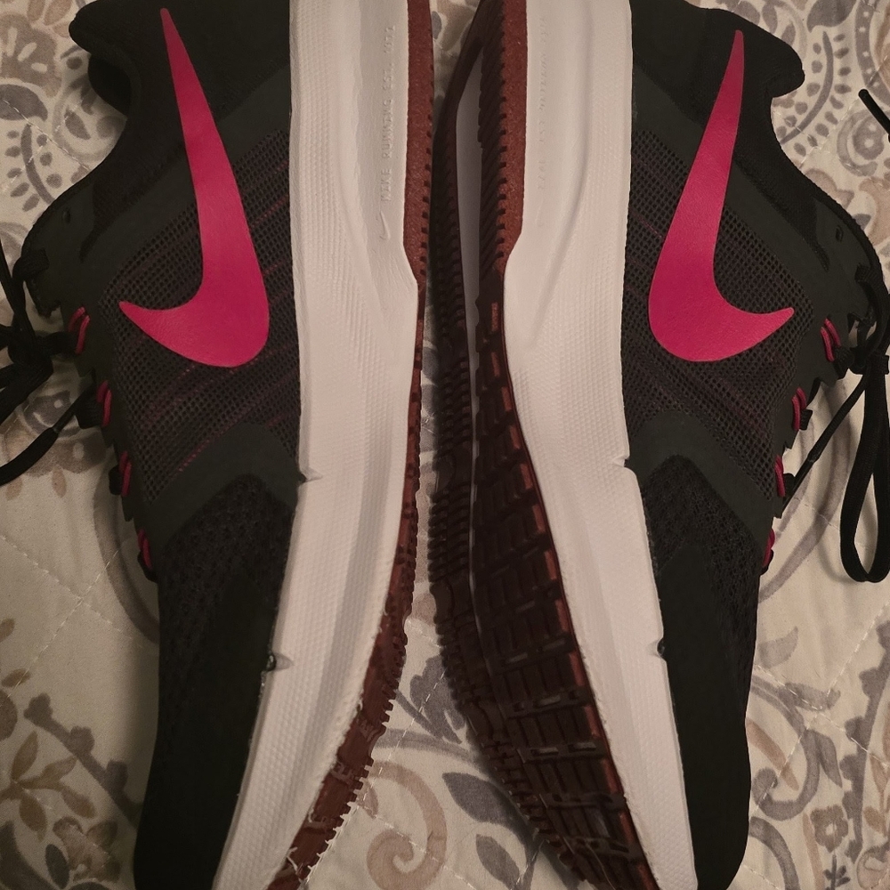 Nike Run Swift 3 Running Shoes Photon Black Red DR 2695-001 Mens Size 8m